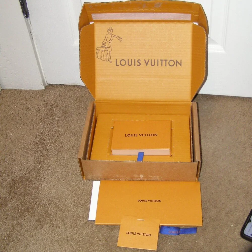 NEW Louis Vuitton Empty Charm/Wallet box Complete set